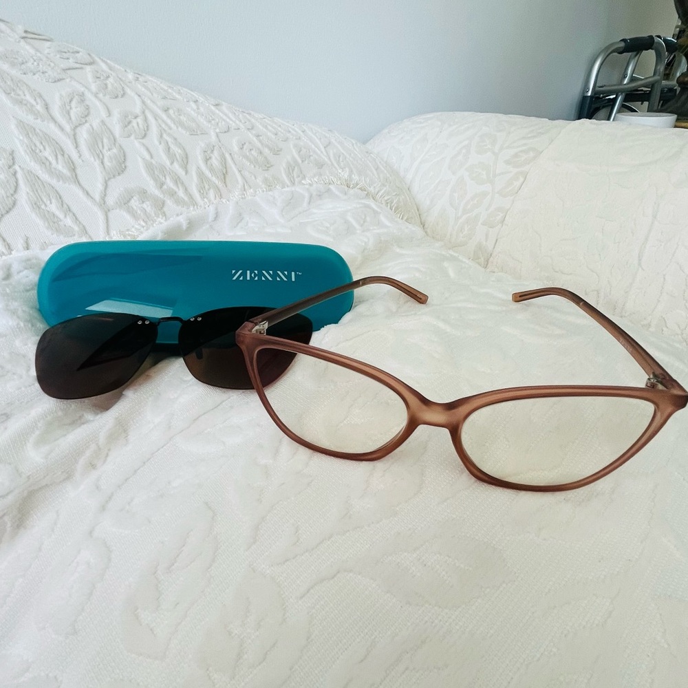 Zenni Eye Glasses Frames & Sunglass Clip